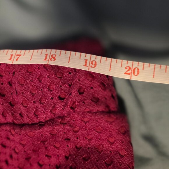 Raspberry pink skirt with elastic waist and pockets, size 1X - Picture 8 of 8